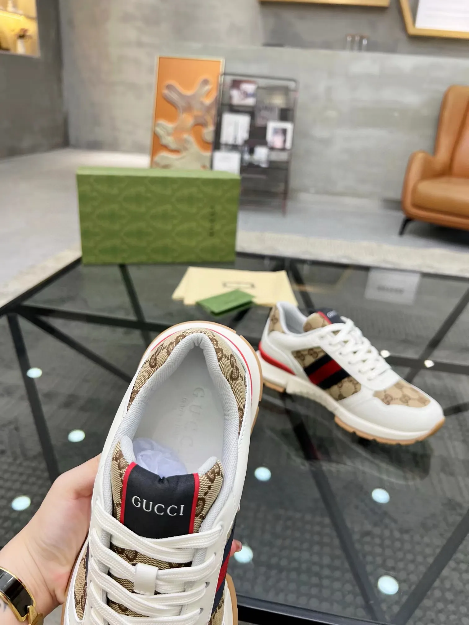 Factory price: 458💰New men's shoes GUCCI [Lightning] latest shoes shipped. Original quality, fashionable, made of special materials, sheepskin lining, brand new packaging. The foot feels super comfortable and the workmanship is impeccable. Size: 38-44, customized 45
